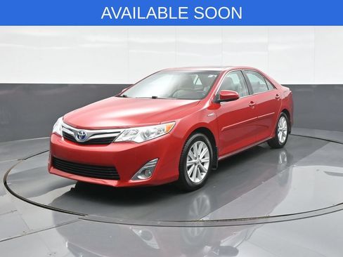 Used 2014 Toyota Camry XLE w/ Leather Package FWD image 3