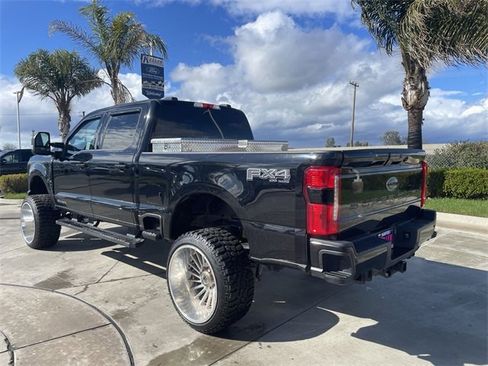 Used 2024 Ford F250 XLT w/ Black Appearance Package image 6