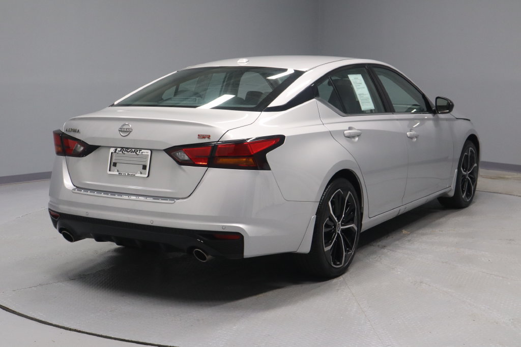 Certified 2023 Nissan Altima 2.5 SR w/ SR Premium Package FWD image 8