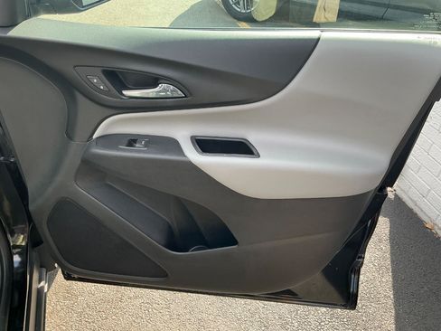 Used 2019 Chevrolet Equinox LS w/ LS Convenience Package FWD image 22