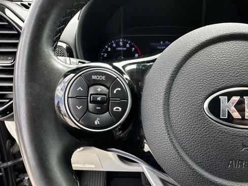 Used 2020 Kia Soul EX FWD image 9