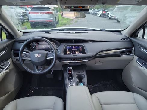 Used 2022 Cadillac XT4 Luxury FWD image 10