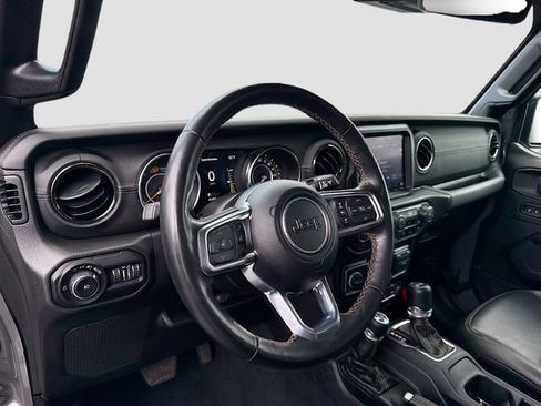 Used 2022 Jeep Wrangler Unlimited Sahara image 11