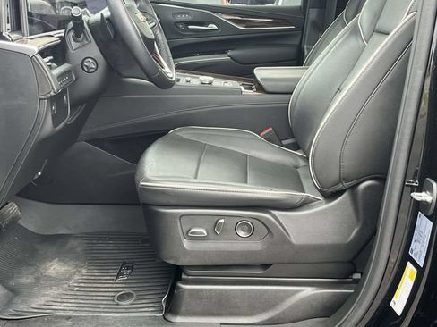 Used 2024 Cadillac Escalade ESV Premium Luxury AWD/4WD image 13