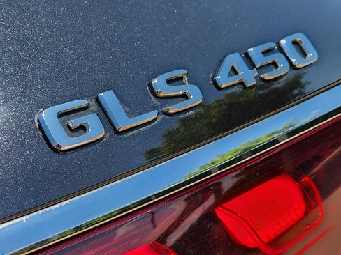 Certified 2025 Mercedes-Benz GLS 450 4MATIC image 32