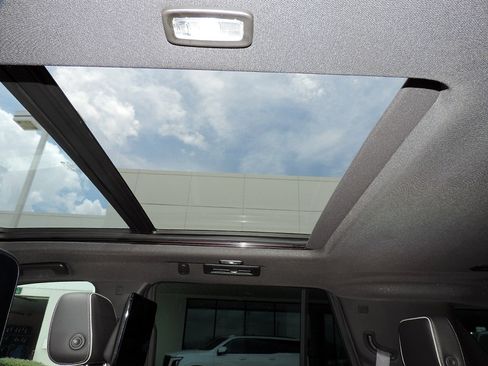 Used 2021 GMC Yukon SLT w/ SLT Luxury Plus Package RWD image 10
