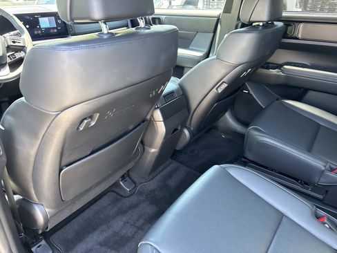 Used 2024 Hyundai Santa Fe Calligraphy FWD image 32
