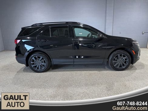Used 2023 Chevrolet Equinox RS image 2