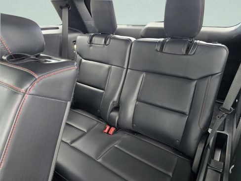 Used 2025 Ford Explorer ST-Line w/ ST-Line Street Pack image 21