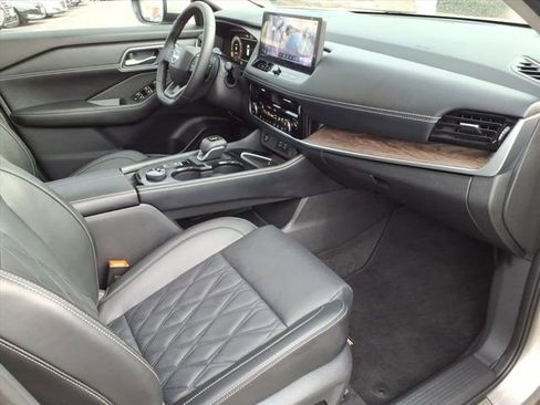 Certified 2026 Nissan Rogue Platinum w/ Tech Package image 20