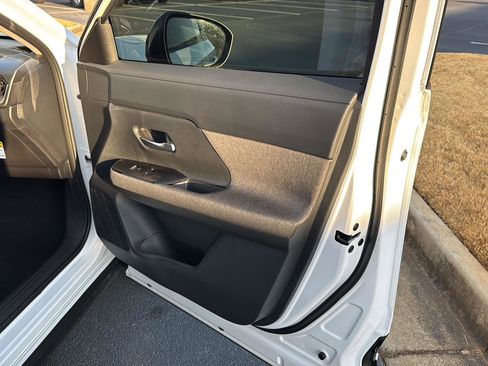 New 2026 Nissan Kicks SV w/ SV Premium Package image 12