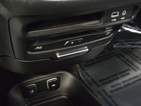 Used 2019 Chrysler Pacifica Touring-L Plus w/ S Appearance Package image 23