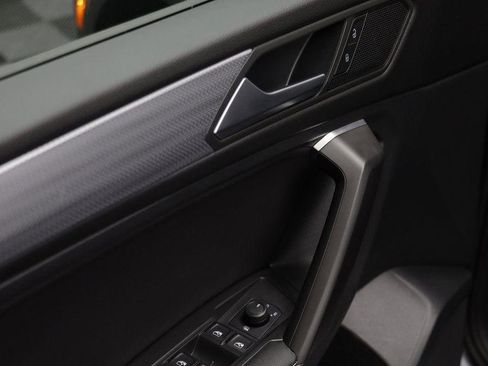 Used 2022 Volkswagen Tiguan S image 5