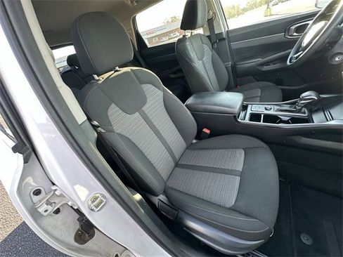 Used 2022 Kia Sorento LX image 23