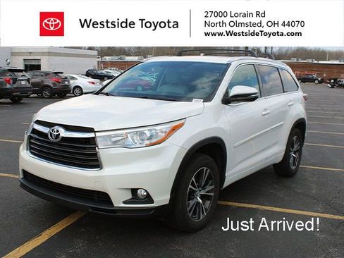 Used 2016 Toyota Highlander XLE image 1