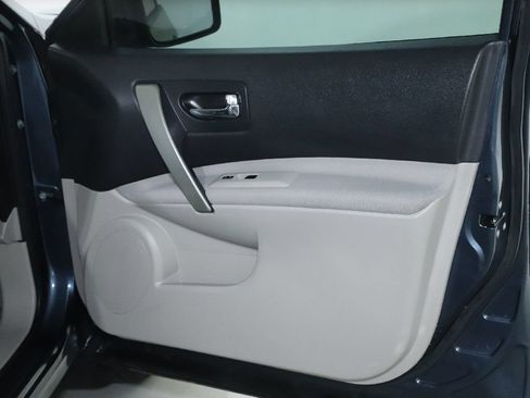 Used 2014 Nissan Rogue S w/ Convenience Package AWD/4WD image 32