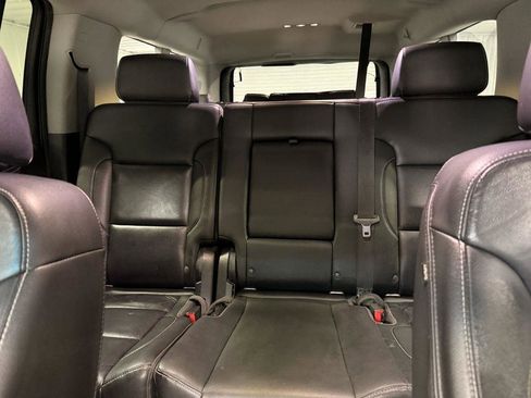 Used 2020 Chevrolet Suburban LT AWD/4WD image 14
