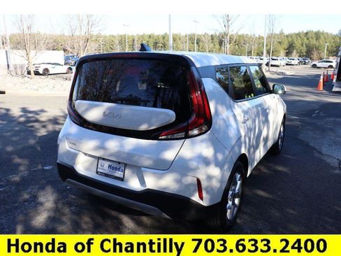 Used 2023 Kia Soul LX w/ LX Technology Package image 7