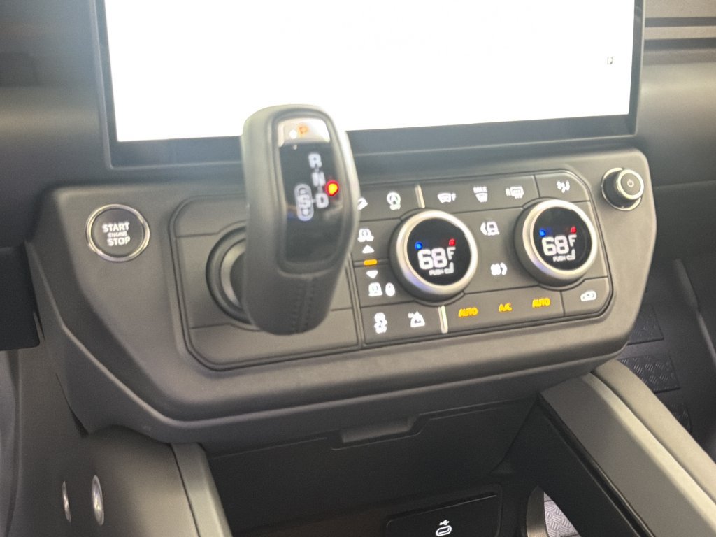 New 2026 Land Rover Defender 110 X-Dynamic SE AWD/4WD image 21