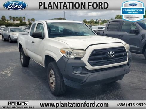 Used 2016 Toyota Tacoma SR RWD image 1