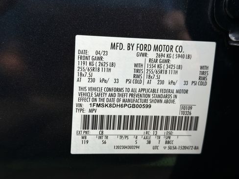 Used 2023 Ford Explorer XLT w/ Equipment Group 202A AWD/4WD image 29
