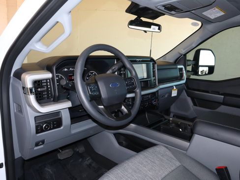 New 2026 Ford F250 XLT w/ FX4 Off-Road Package AWD/4WD image 23
