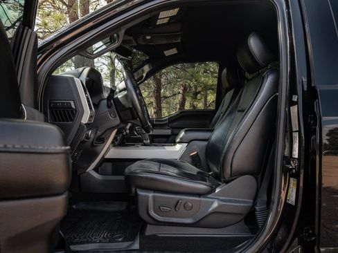 Used 2020 Ford F150 Lariat w/ Equipment Group 502A Luxury AWD/4WD image 15