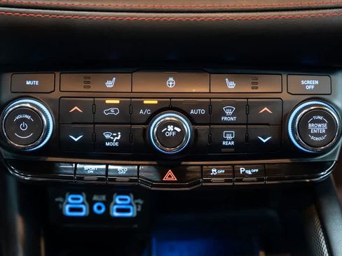 Used 2025 Dodge Durango R/T w/ Blacktop Package AWD/4WD image 12