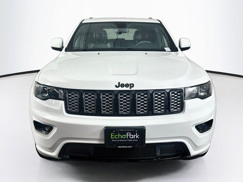 Used 2020 Jeep Grand Cherokee Altitude AWD/4WD image 2