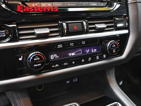 Used 2025 Nissan Pathfinder SV FWD image 19