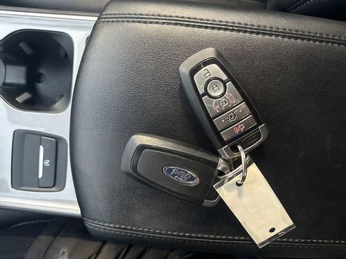 Used 2024 Ford Edge SEL w/ Convenience Package image 41