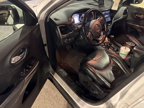 Used 2020 Jeep Cherokee Limited w/ Trailer Tow Group image 16