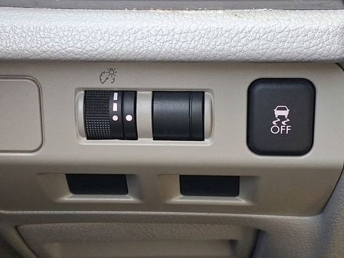 Used 2018 Subaru Forester 2.5i Premium w/ All-Weather Package image 25