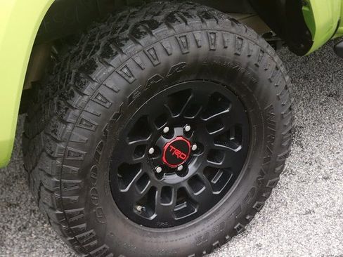 Used 2023 Toyota Tacoma TRD Off-Road image 8