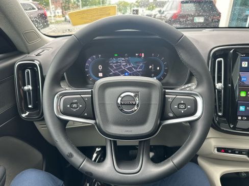 Used 2023 Volvo XC40 B5 Plus w/ Protection Package Premier AWD/4WD image 13