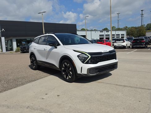 Certified 2023 Kia Sportage X-Line w/ X-Line Premium Package AWD/4WD image 2
