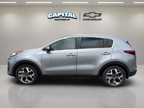 Used 2021 Kia Sportage EX image 3