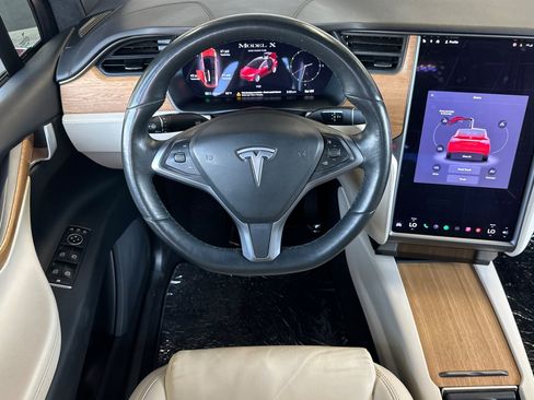 Used 2021 Tesla Model X Long Range AWD/4WD image 13