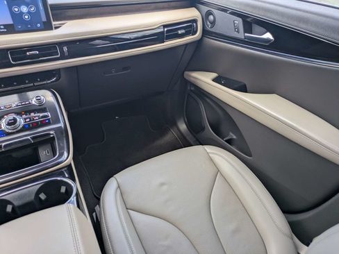 Used 2022 Lincoln Nautilus Reserve w/ Luxury Package FWD image 19