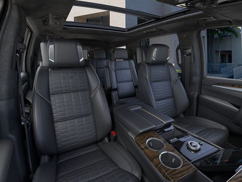 New 2026 Cadillac Escalade Platinum Luxury w/ LPO, Floor Liner Package AWD/4WD image 16