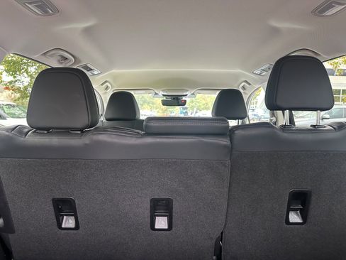 Used 2023 Subaru Ascent Limited image 11