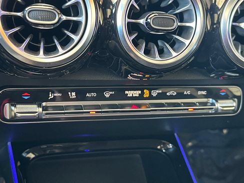 Certified 2022 Mercedes-Benz GLB 250 4MATIC image 28