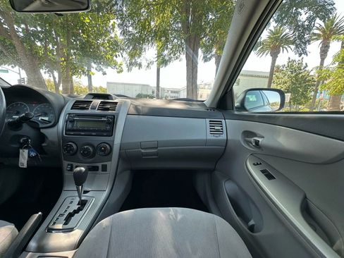 Used 2012 Toyota Corolla LE image 12