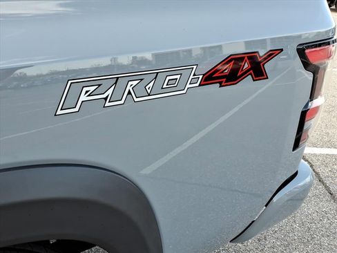 Used 2023 Nissan Frontier PRO-4X w/ Technology Package AWD/4WD image 16