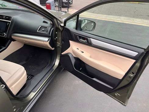Used 2019 Subaru Outback 2.5i Premium image 30