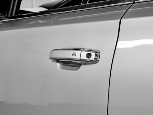 Used 2020 GMC Yukon XL Denali RWD image 50