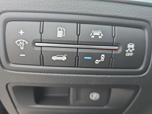 Used 2017 Genesis G80 3.8 image 23