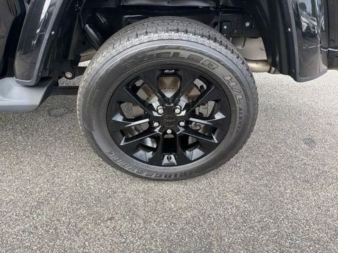Used 2022 Jeep Gladiator Overland AWD/4WD image 30
