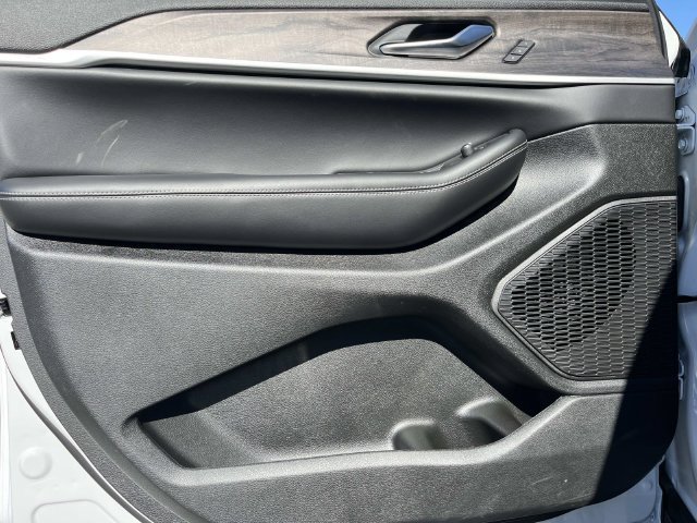 New 2027 Jeep Grand Cherokee Limited AWD/4WD image 20