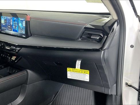 New 2026 Nissan Kicks SR w/ Cold Weather Package image 21